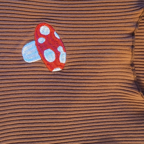 4  Multicolor Striped Crop Top - Picture 10 of 16